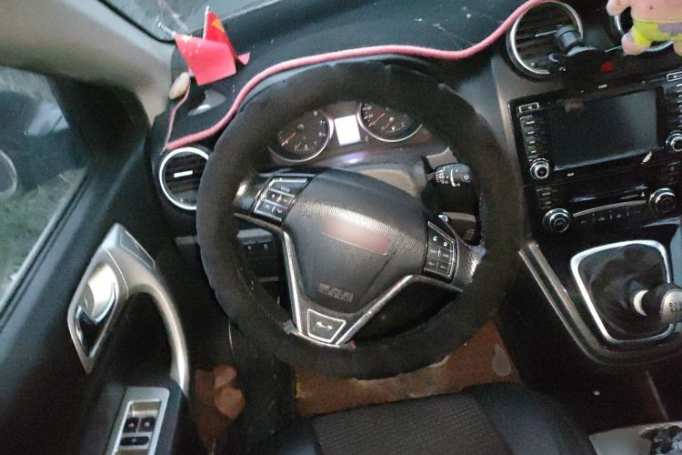 Used Haval H6 2015 Upgraded Model 1.5T Manual Two-Wheel Drive Elite Version