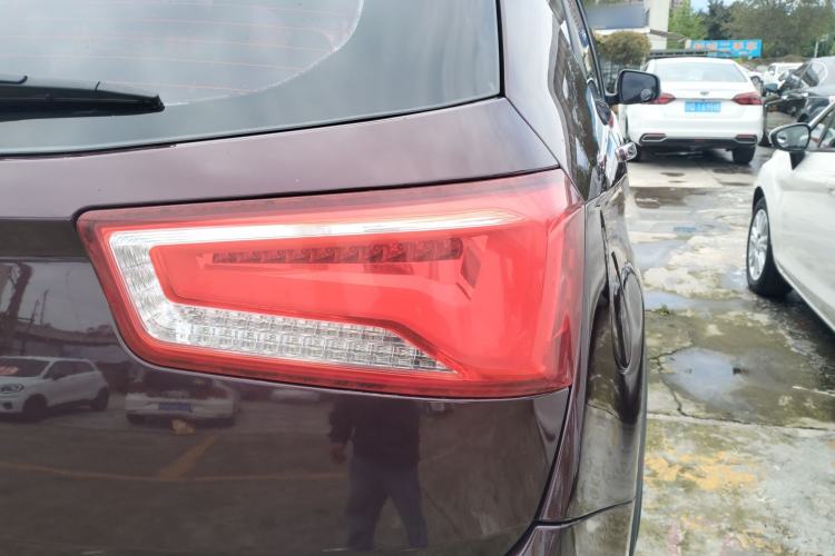 Used Baojun 560 2016 1.8L iAMT Luxury Model Right Rear Taillight