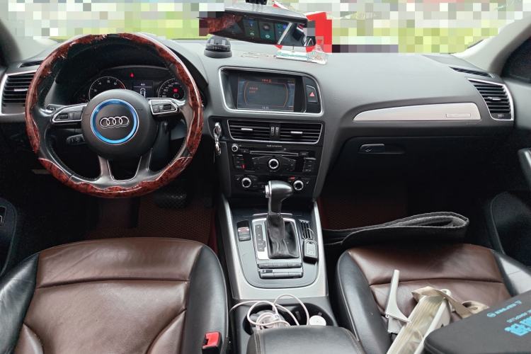 Used Audi Q5 2016 40 TFSI Technology Edition Center Console