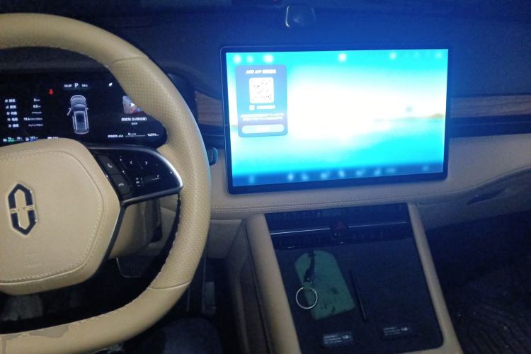 Used Hima AITO M7 2024 1.5T Rear-Drive Plus Version 6 Seats Center Console