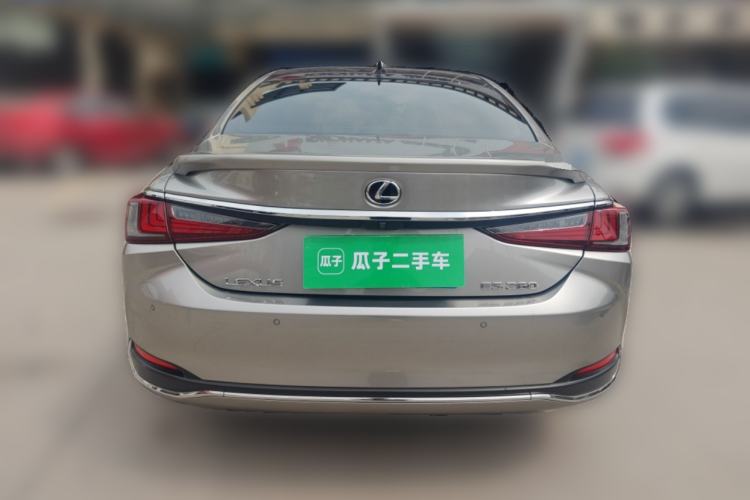 Used Lexus ES 2018 260 Luxury Edition China V Standard