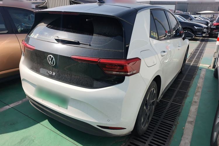 Used Volkswagen ID.3 2024 Outstanding Edition Rear Right 45 Deg