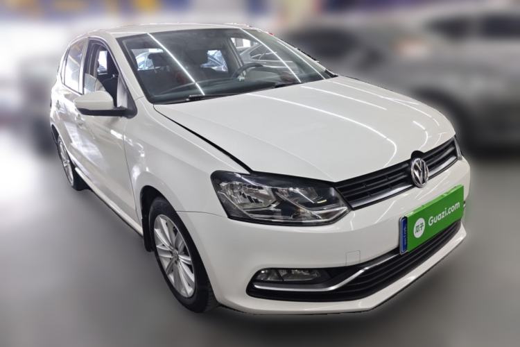 Used Volkswagen Polo 2014 1.4L Automatic Comfort Edition Front Right 45 Deg