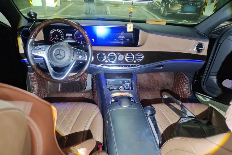 Used Mercedes-Benz Maybach S-Class 2019 Refresh S 450 4MATIC Center Console