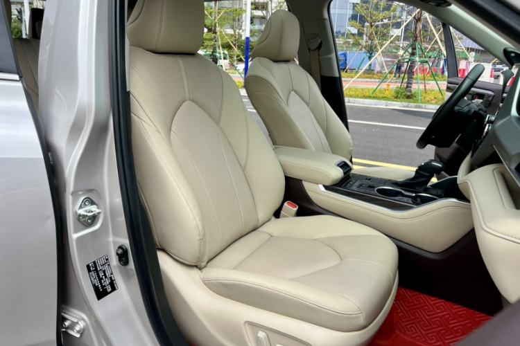 Used Toyota Highlander 2022 Dual-Engine 2.5L Four-Wheel Drive Supreme Edition 7-Seater Interior 10