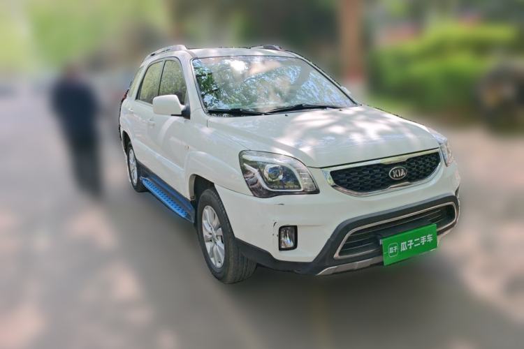 Used Kia Sportage 2013 2.0L Manual Two-Wheel Drive GL Trim Front Right 45 Deg