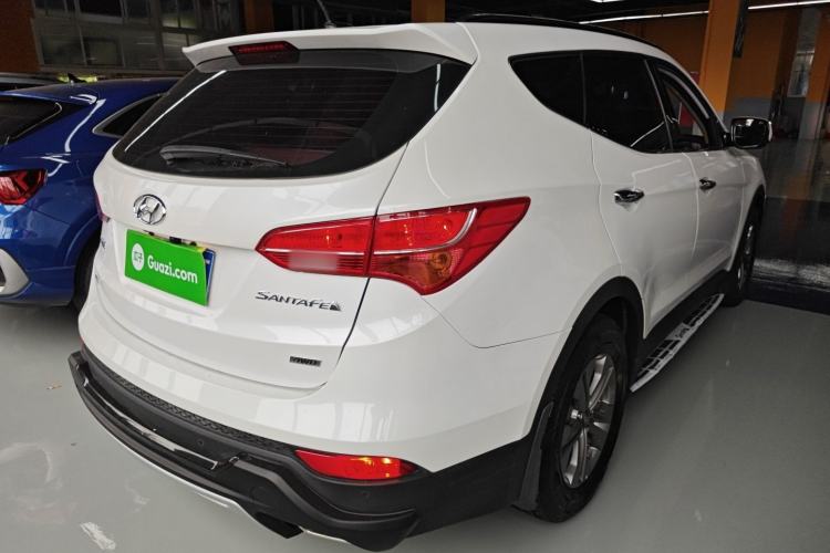 Used Hyundai Santa Fe 2013 2.4L Automatic 4x4 Smart Version Rear Right 45 Deg