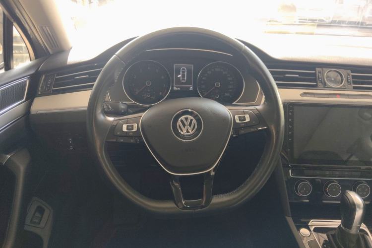 Used Volkswagen Magotan 2019 330TSI DSG Leading Edition China V Standard