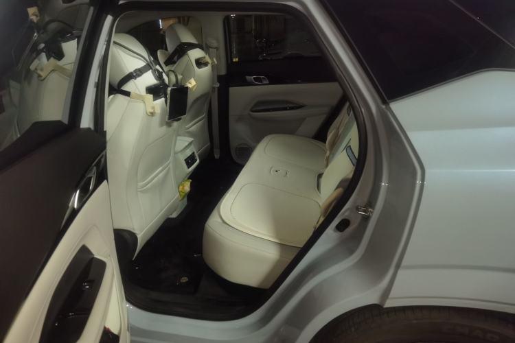 Used CHANGAN OSHAN Z6 New Energy 2022 Blue Whale iDD 150KM Flagship PLUS Interior 4