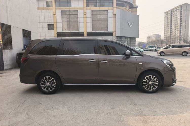 Used Buick GL8 2023 Land Executive Class Deluxe Model