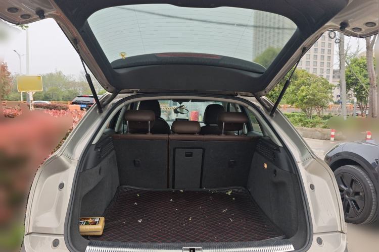 Used Audi Q3 2015 35 TFSI Comfort Model Trunk