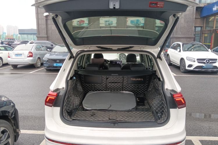 Used Volkswagen Tiguan L 2022 330TSI Automatic Two-Wheel Drive R-Line Flagship Edition Trunk