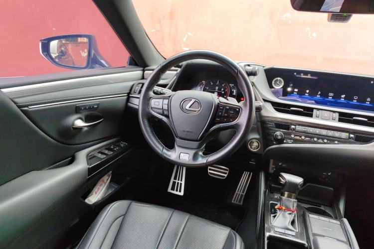 Used Lexus ES 2018 260 F SPORT China V Standard
