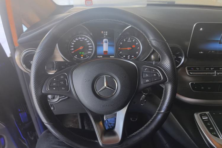 Used Mercedes-Benz V-Class 2021 V 260 Avantgarde Edition
