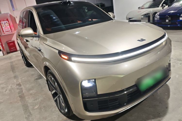 Used Li Auto L9 2022 Max model Front Right 45 Deg