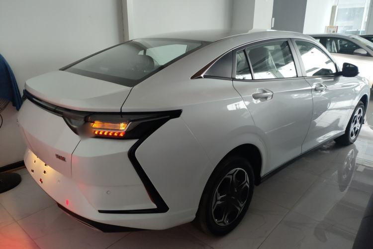 Used Dongfeng Aeolus Yixuan 2025 1.5L Automatic Luxury Version