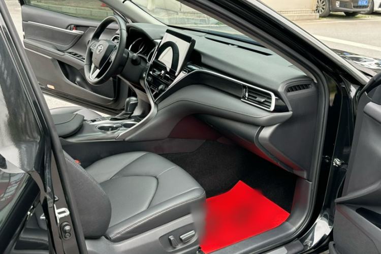 Used Toyota Camry 2021 2.0G Luxury Edition
