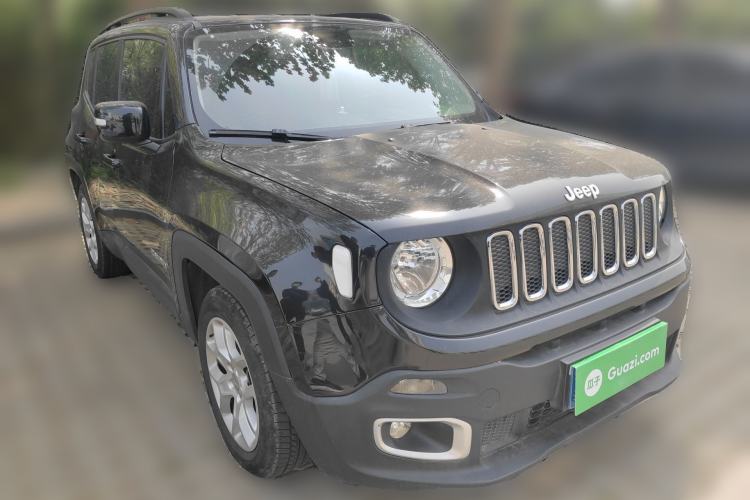Used Jeep Renegade 2016 1.4T Automatic High-Energy Version Front Right 45 Deg