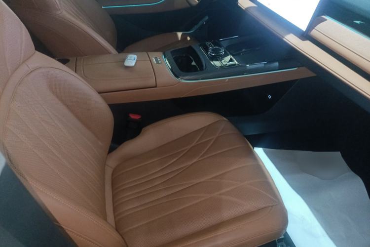 Used Geely Galaxy 8 2025 130km EM-P Starship Edition
