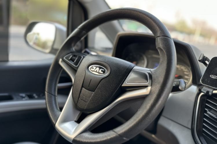 Used JAC Refine M4 2019 Business & Travel Series 2.0L Manual Comfort Model China VI