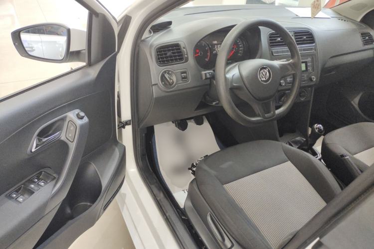 Used Volkswagen Polo 2016 1.4L Manual Fashion Model
