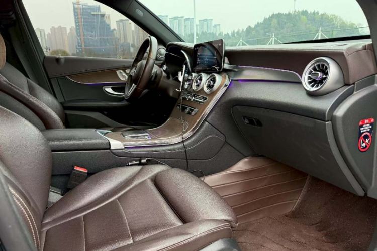 Used Mercedes-Benz GLC 2022 Facelift GLC 260 L 4MATIC Luxury Edition Interior 1