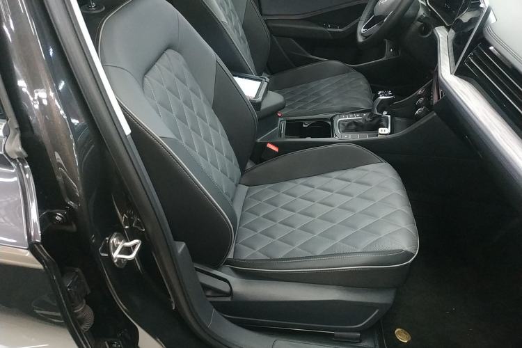 Used Volkswagen Sagitar 2023 300TSI DSG Excellence Edition Right Front Seat