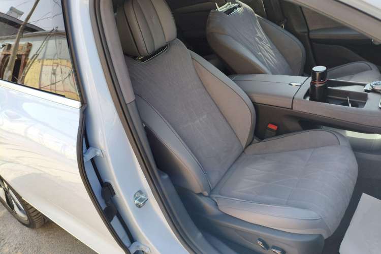 Used VOYAH PASSION 2023 Four-Wheel Drive Long-Range Version
