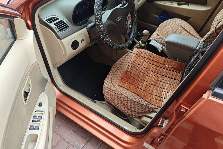 Used Chery Fengyun 2 2010 Hatchback 1.5L Ambition Model Driver Seat