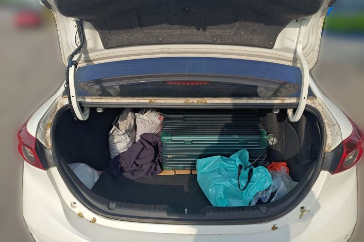 Used Mazda 3 Axela 2016 Sedan 1.5L Manual Luxury Model Trunk