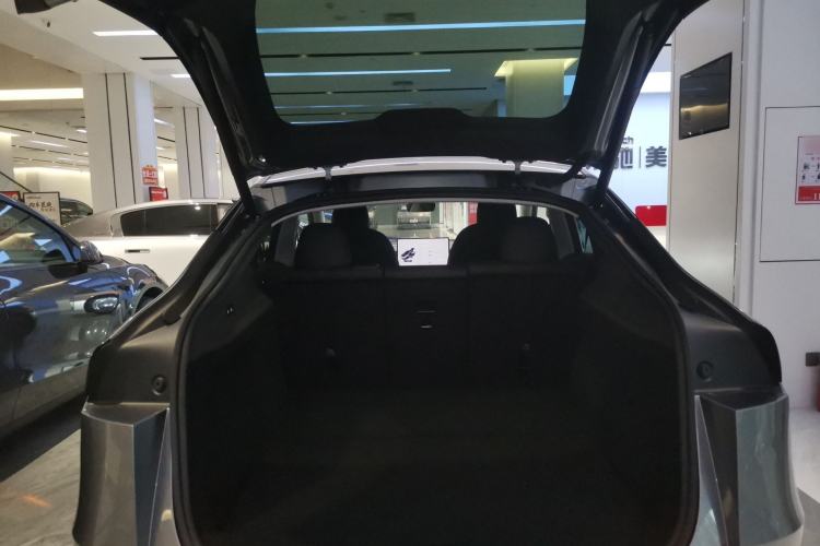 Used Tesla Model Y 2025 Rear-Wheel-Drive Version Trunk