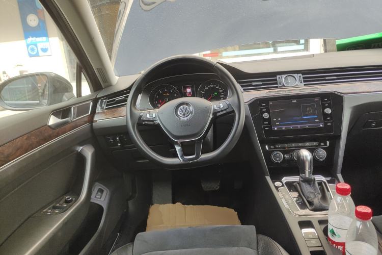 Used Volkswagen Magotan 2018 330TSI DSG Luxury Model Steering Wheel