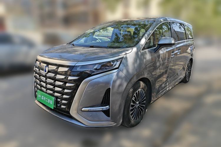 Used Denza D9 2022 DM-i 1040 Prestige Model