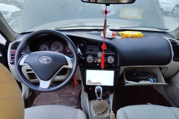 Used Soueast V3 Lingyue 2014 1.5L Manual Smart Edition Center Console