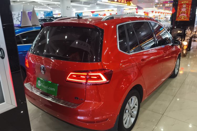 Used Volkswagen Golf Sportsvan 2016 180TSI Automatic Trend Model Rear Right 45 Deg