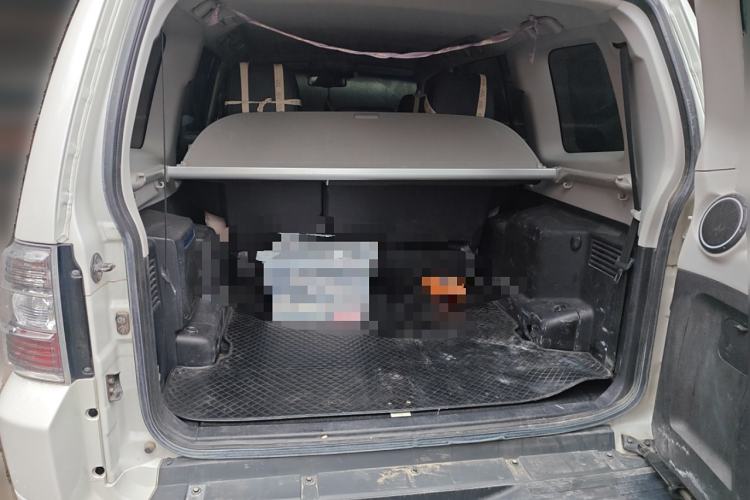 Used Mitsubishi Pajero 2012 3.8L Flagship Edition Trunk