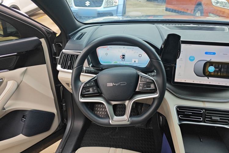 Used BYD Song PLUS New Energy 2024 HONOR Edition DM-i 110km Flagship PLUS
