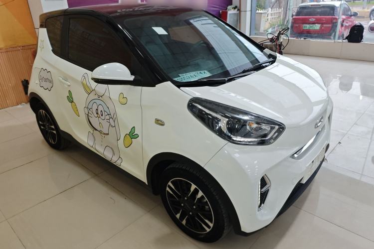 Used Chery Little Ant 2022 Restyled Version Sweet Pink Edition Half-Sugar Version 30.6 kWh 30 kW 301 km Front Right 45 Deg