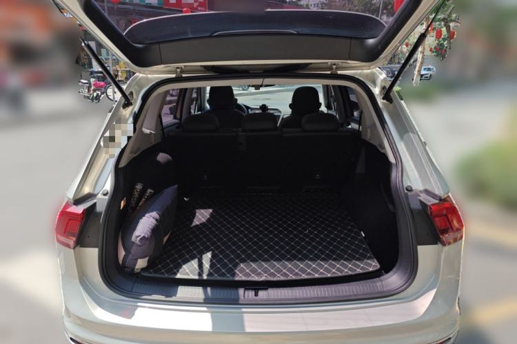 Used Volkswagen Tiguan L New Energy 2019 430 PHEV Hybrid Luxury Edition Trunk