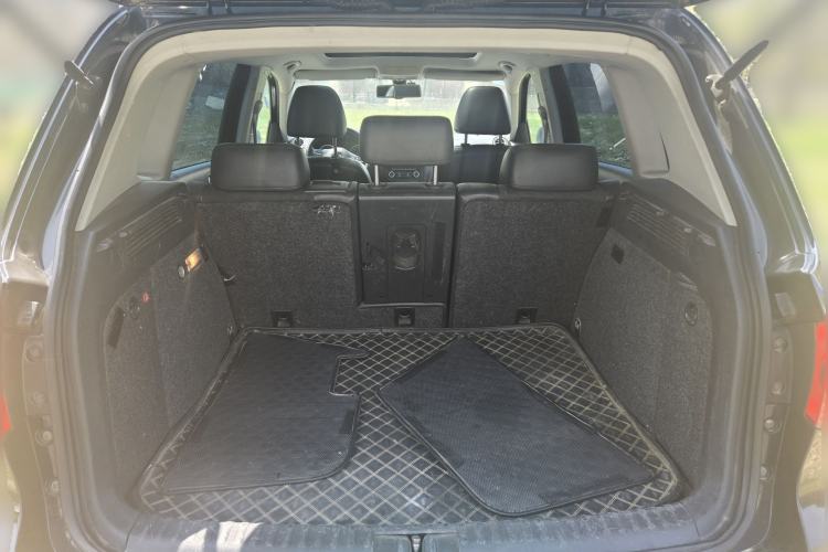 Used Volkswagen Tiguan 2010 2.0 TSI Automatic All-Wheel-Drive Elite Edition Trunk