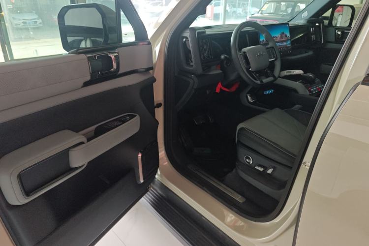 Used Formula Leopard 5 2023 Navigator Edition Driver Seat