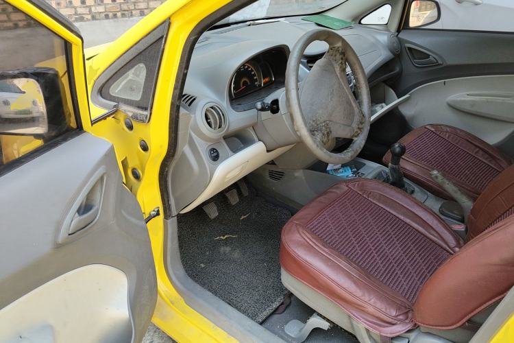 Used Chevrolet Sail 2010 Hatchback 1.2L Manual Warm Edition Driver Seat