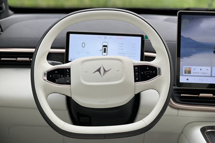 Used Dongfeng eπ eπ008 2024 210Max Range-Extended Version 6 Seats