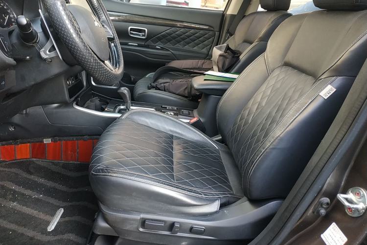 Used Mitsubishi Outlander 2020 2.4L 4x4 Zhi Xiang Edition 5 Seats
