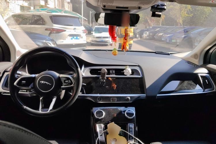 Used Jaguar I-PACE 2018 EV400 SE Center Console