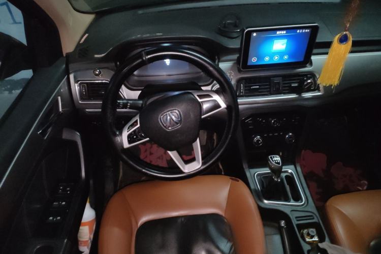 Used BAIC Weiwang M50F 2017 1.5L Luxury Model Steering Wheel