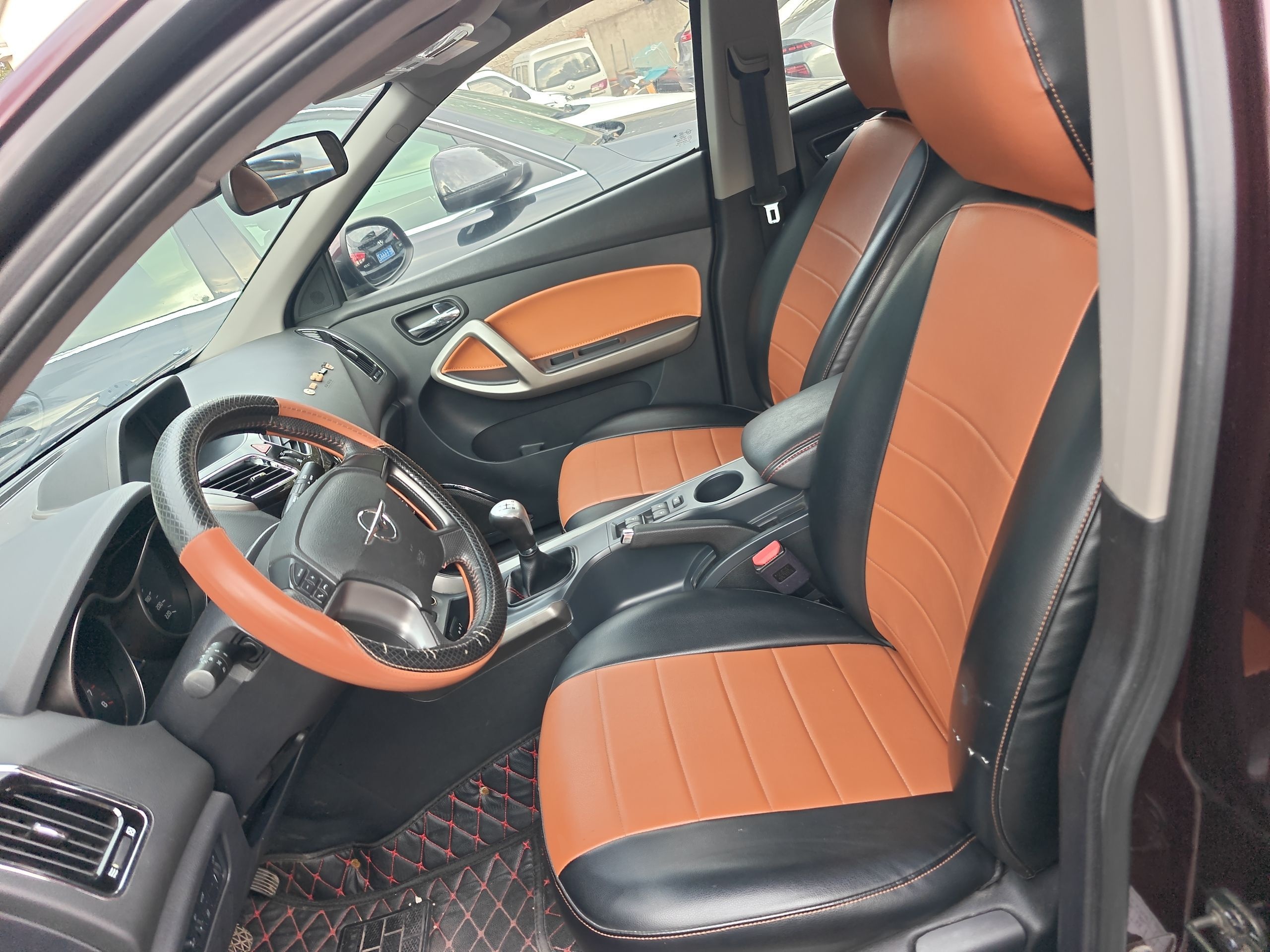 Переднее сиденье в автомобиле