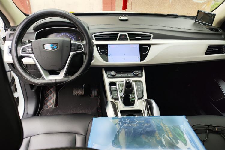 Used Geely Auto Emgrand X7 Sport 2020 1.8TD DCT Two-Wheel Drive Smart Connect 4G-Enabled Version Center Console