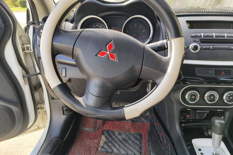 Used Mitsubishi Lancer EX 2012 Classic 1.8L CVT Black-and-White Edition
