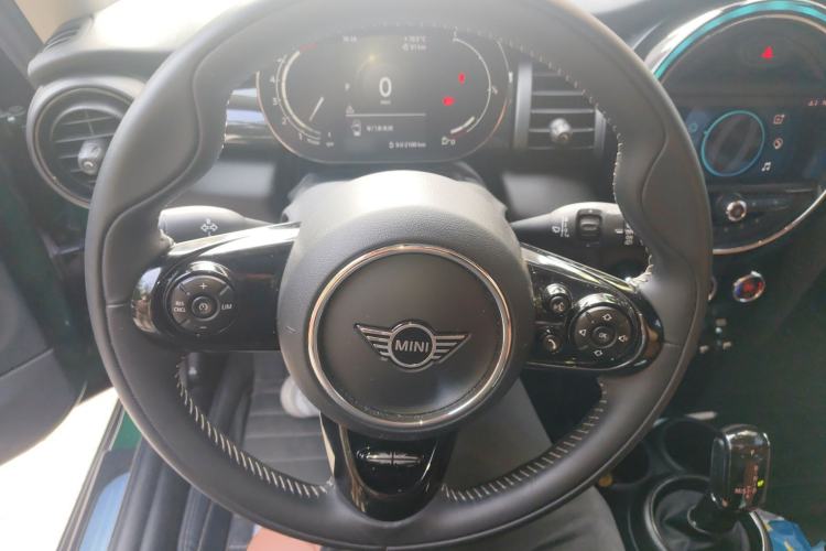 Used MINI 2021 1.5T COOPER Artist
